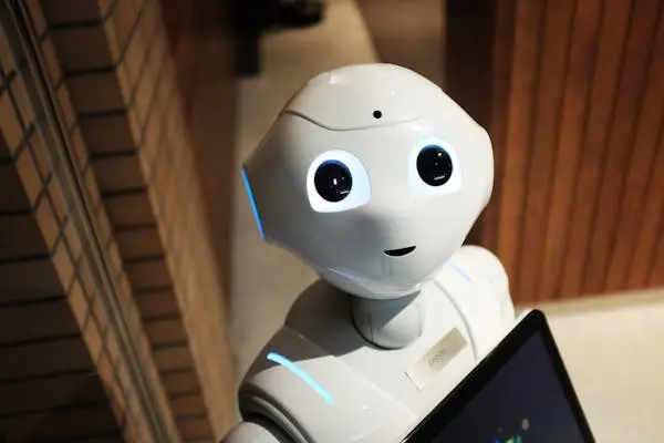 AI robot visualizing n8n business process automation and application integration